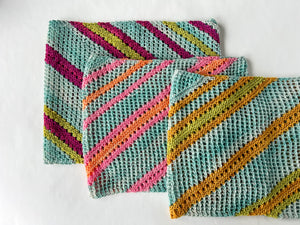 Friends & Family Cowl - LYS 2025 by Nancy La Tendresse