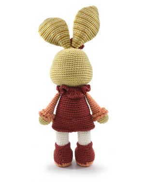 Lola the Bunny by Circulo