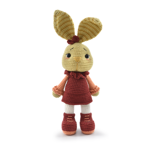 Lola the Bunny by Circulo