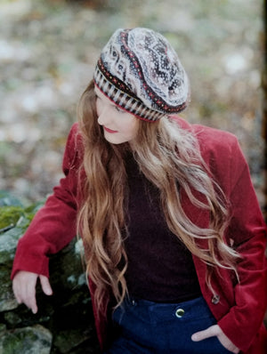 Outlander Knitting: The Official Book of 20 Knits edited by Kate Atherley