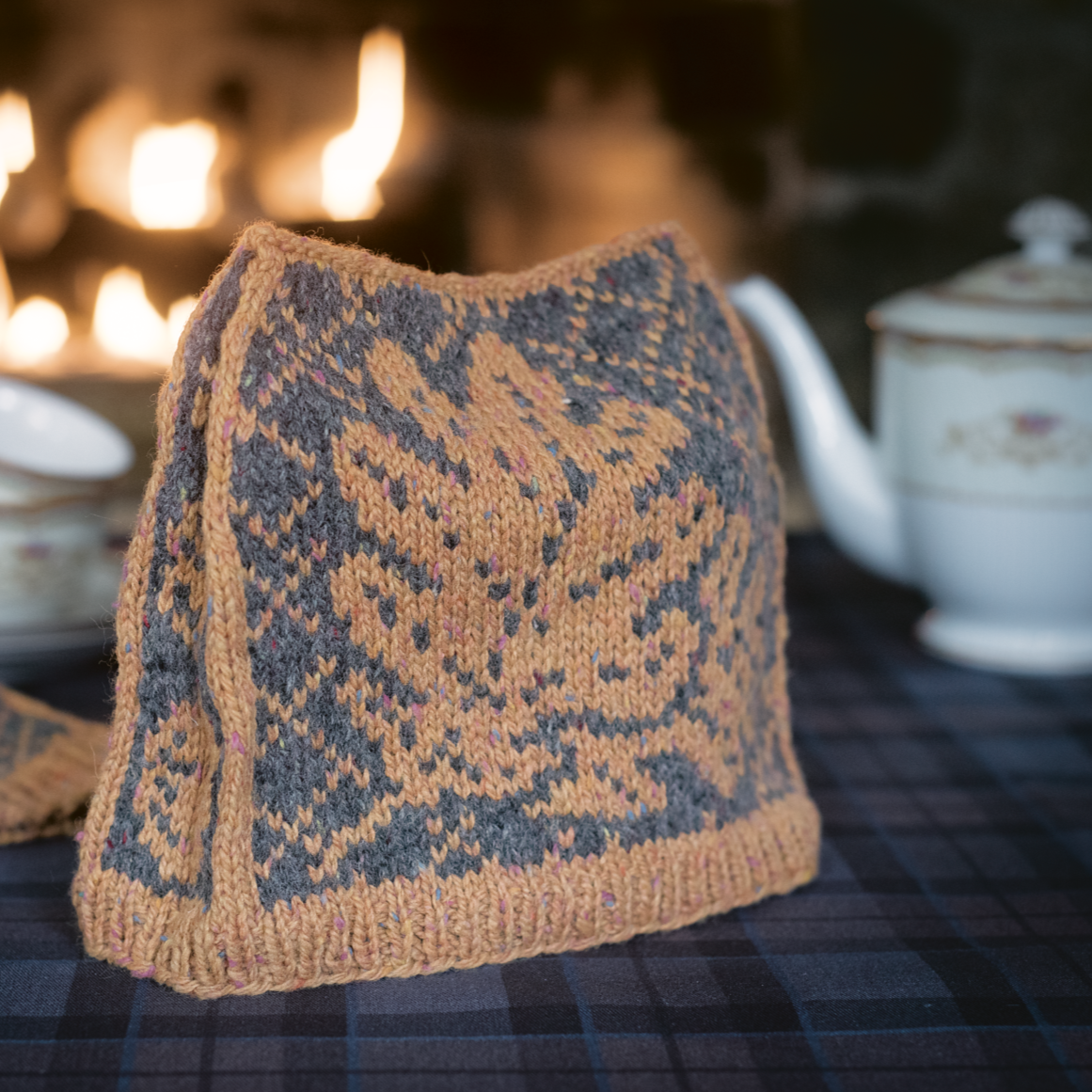 Outlander Knitting: The Official Book of 20 Knits edited by Kate Atherley
