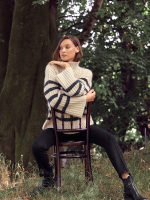 Adore: 21 Designs by Kim Hargreaves