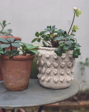 Indoors: 10 Practical Projects by Erika Knight