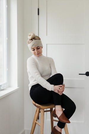Modern Crochet: Patterns & Designs for the Minimalist Maker by DeBrosse