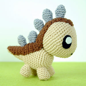 Pocket Amigurumi: 20 Mini Monsters to Crochet & Collect by Sabrina Somers