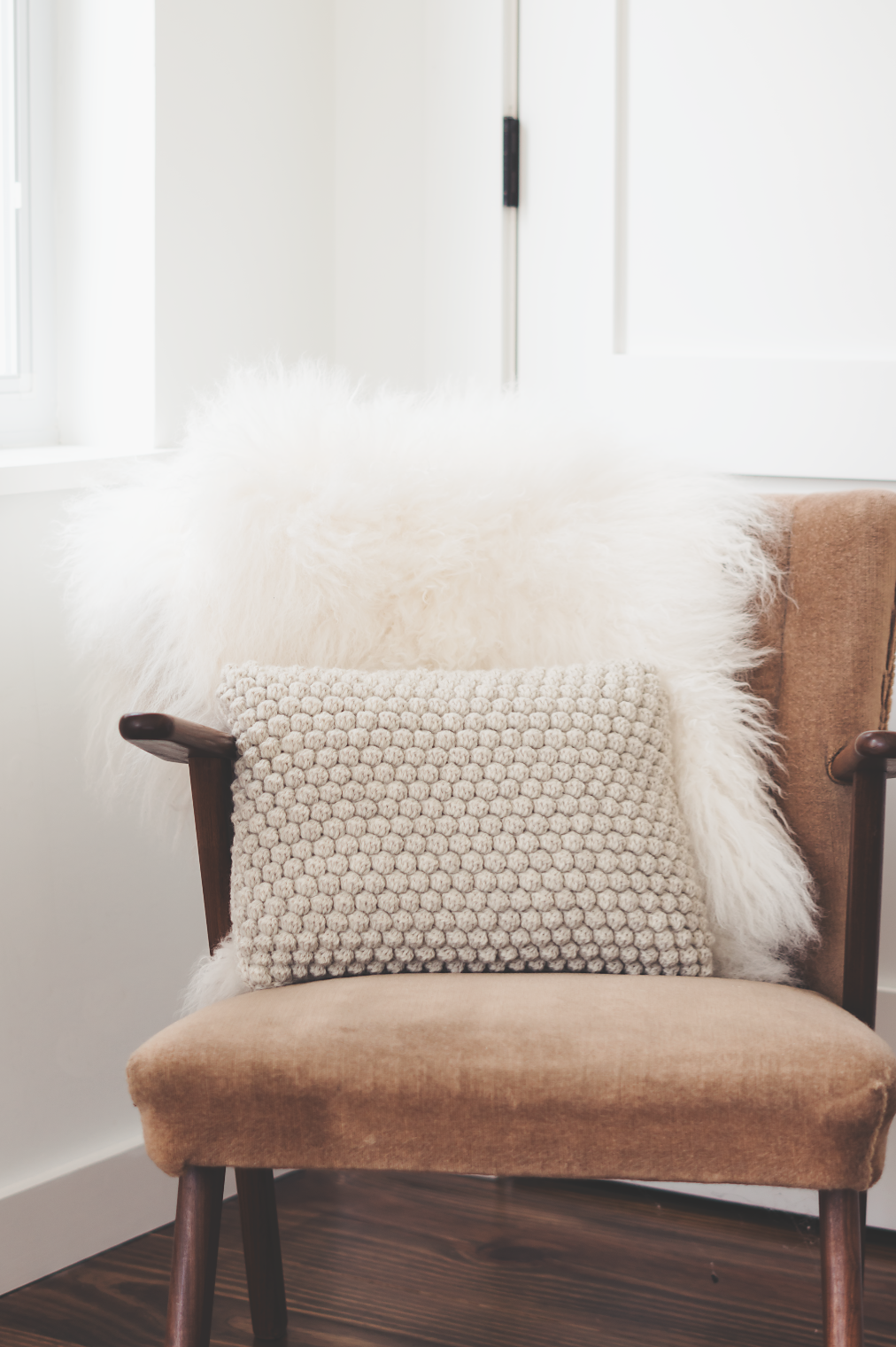 Modern Crochet: Patterns & Designs for the Minimalist Maker by DeBrosse