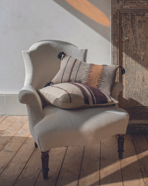 Indoors: 10 Practical Projects by Erika Knight