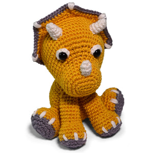 Baby Triceratops by Claudia Stolf