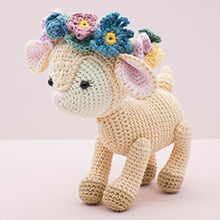 Amigurumi Treasures: 15 Crochet Projects To Cherish by Erinna Lee